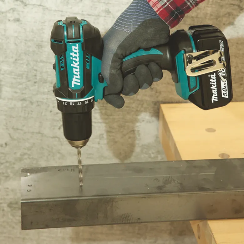 Makita DDF482RGJ Borrskruvdragare 18V, komplett 6,0Ah