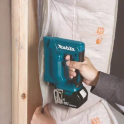 Makita DST112Z Klammerpistol 18V