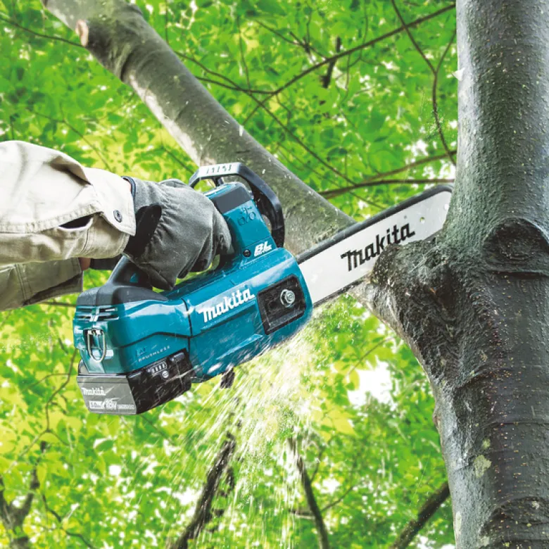 Makita DUC254Z Kedjesåg 18V (25cm)